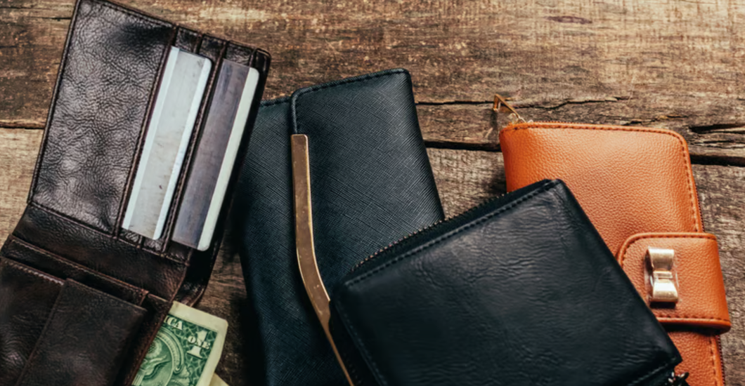 Slim vs Bifold Wallets: How to Choose the Right Wallet for Daily Carry ...
